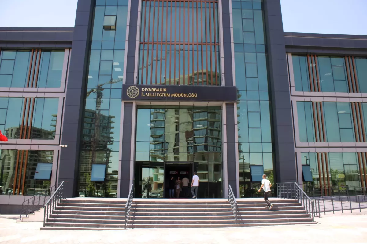 Diyarbakır'da Öğretmene Yapılan Saldırı Kınandı