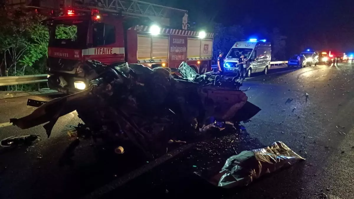 Sakarya'da Feci Kaza: 1 Ölü, 1 Yaralı