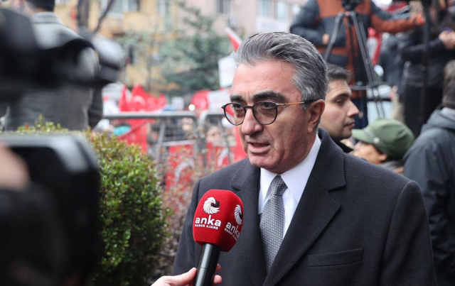 Özel's 'Bayrampaşa' claim in front of the cameras in Silivri