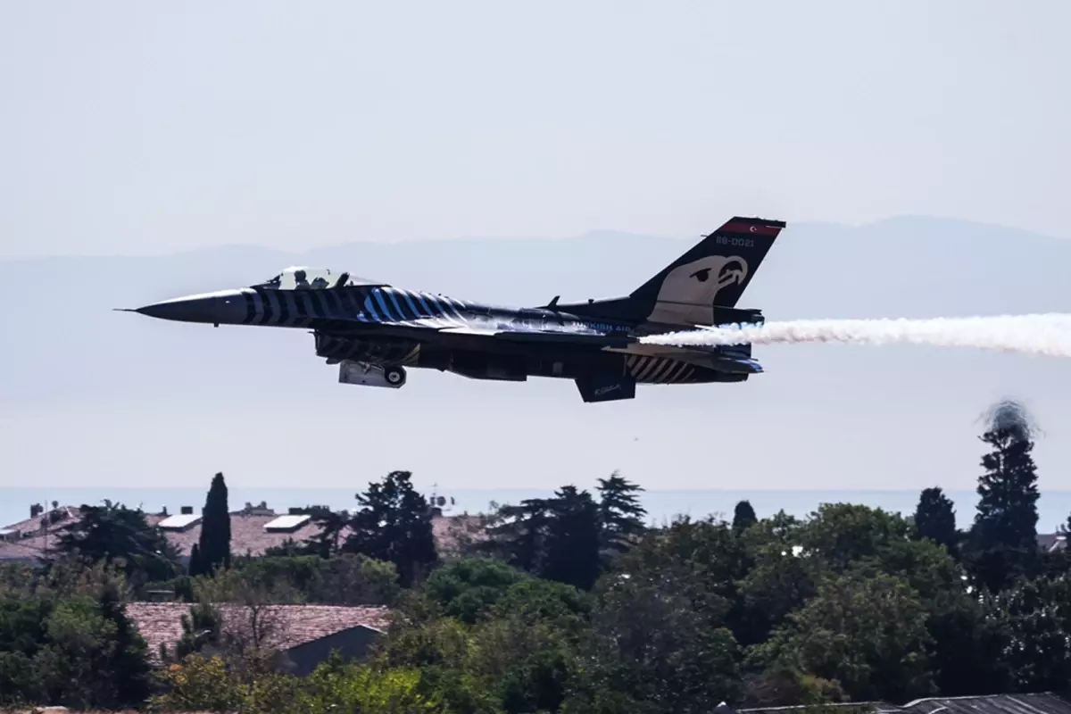 Teknofest'te SOLOTÜRK'ten nefes kesen gösteri