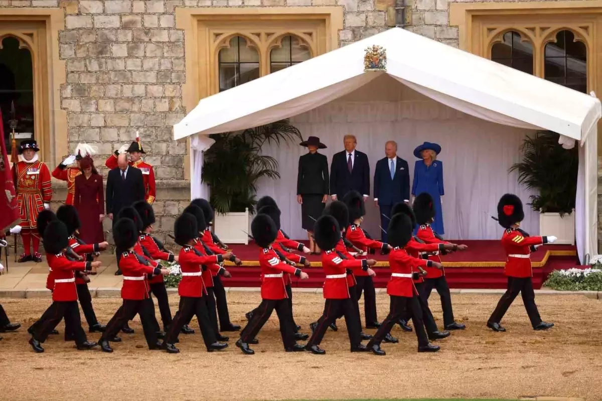 Trump ve Melania, Windsor Kalesi'nde Kraliyet Töreniyle Karşılandı