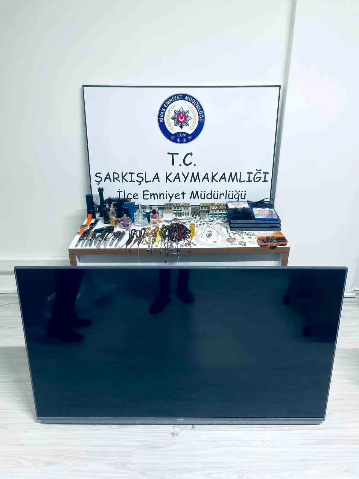 Sivas'ta 6 Hırsızlık Olayına Karışan 2 Şahıs Tutuklandı