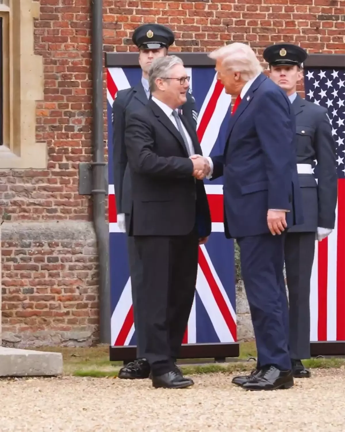 Trump ve Starmer Chequers'ta Bir Araya Geldi