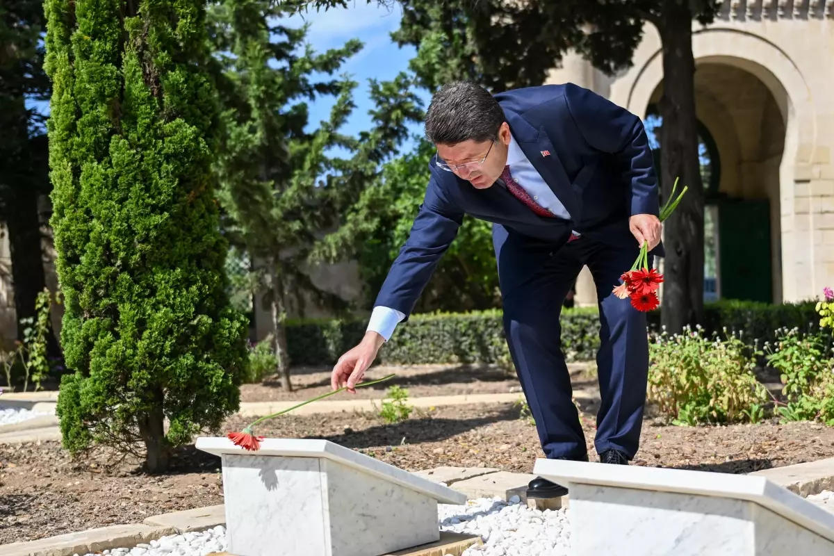 Adalet Bakanı Yılmaz Tunç, Malta'da Türk Şehitliği'ni Ziyaret Etti