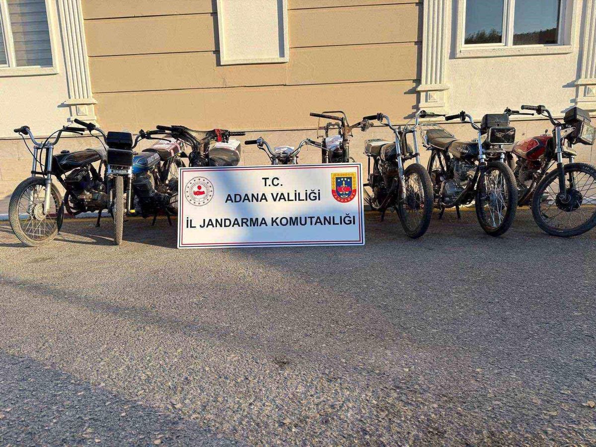 Adana'da Plakasız Motosiklet Operasyonu: 8 Araç Ele Geçirildi, 6 Şüpheli Yakalandı