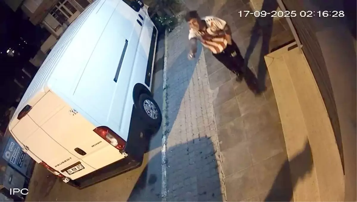 Avcılar'da Park Halindeki Araçların Lastikleri Kesildi