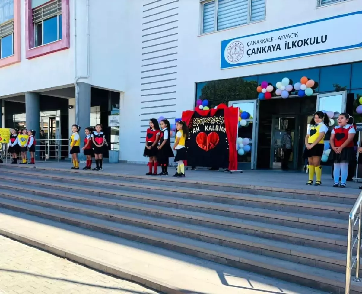 Ayvacık'ta 2025-2026 Eğitim-Öğretim Yılı İlköğretim Haftası Kutlandı