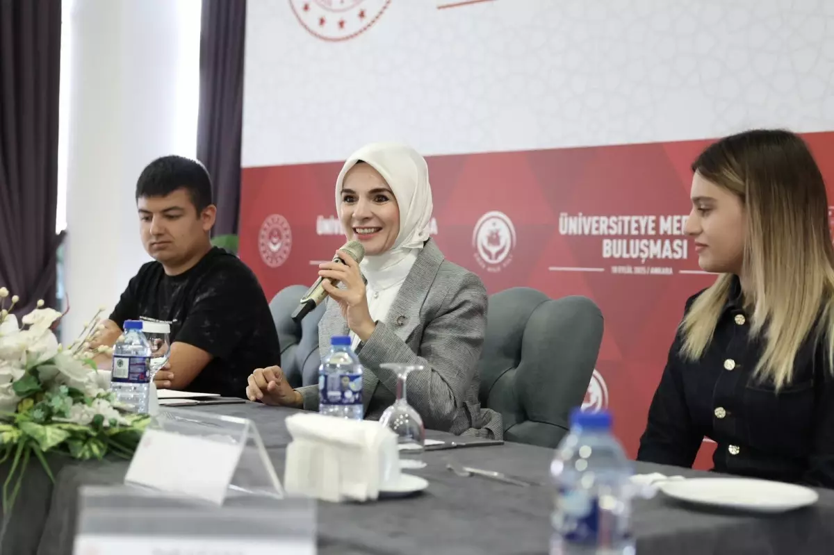 Bakan Göktaş, Devlet Korumasındaki Üniversite Öğrencileriyle Buluştu