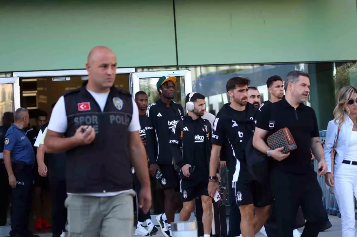 Beşiktaş, Göztepe Maçı İçin İzmir'e Geldi