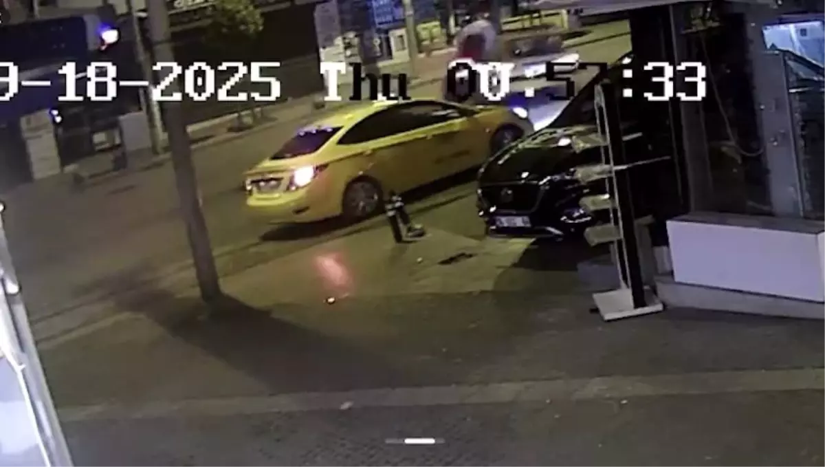 Bursa'da Drift Yapan Araca Motosiklet Çarptı: İki Yaralı