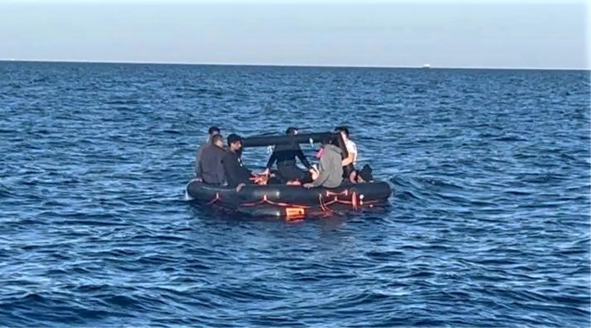 Çanakkale'de 23 Kaçak Göçmen Kurtarıldı