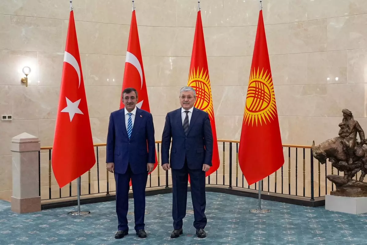 Cumhurbaşkanı Yardımcısı Cevdet Yılmaz Kırgızistan'da Ekonomik İşbirliğini Güçlendirdi