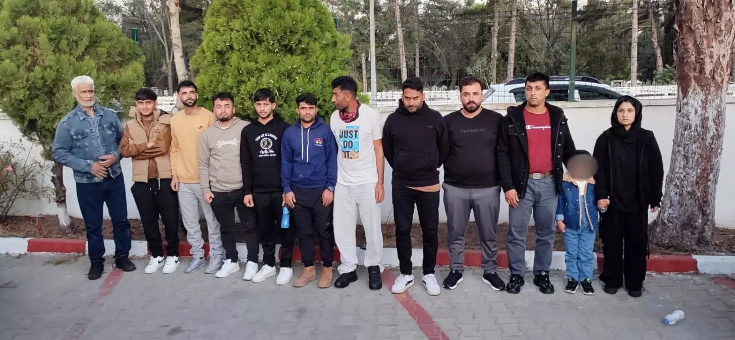 Edirne'de 12 Düzensiz Göçmen Yakalandı, Sürücü Tutuklandı