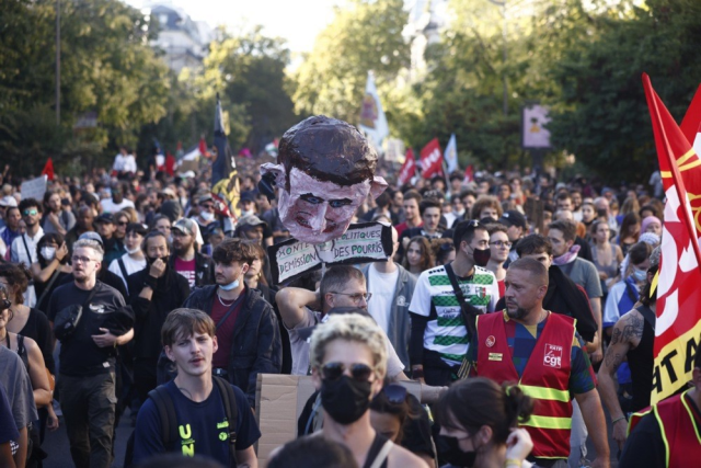 Protests Against Budget Cuts in France: 110 Detentions