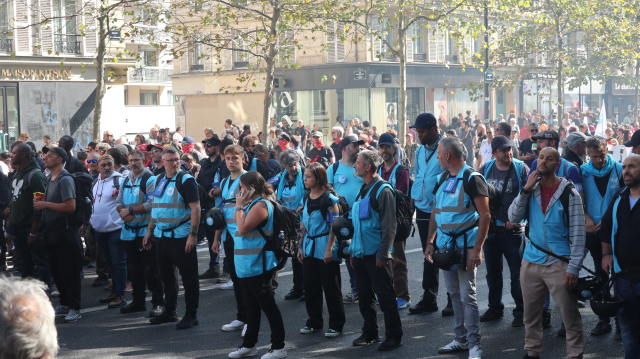 Protests Against Budget Cuts in France: 110 Detentions
