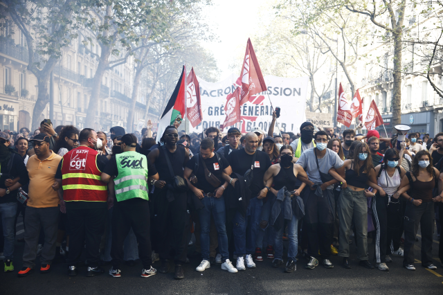 Protests Against Budget Cuts in France: 110 Detentions