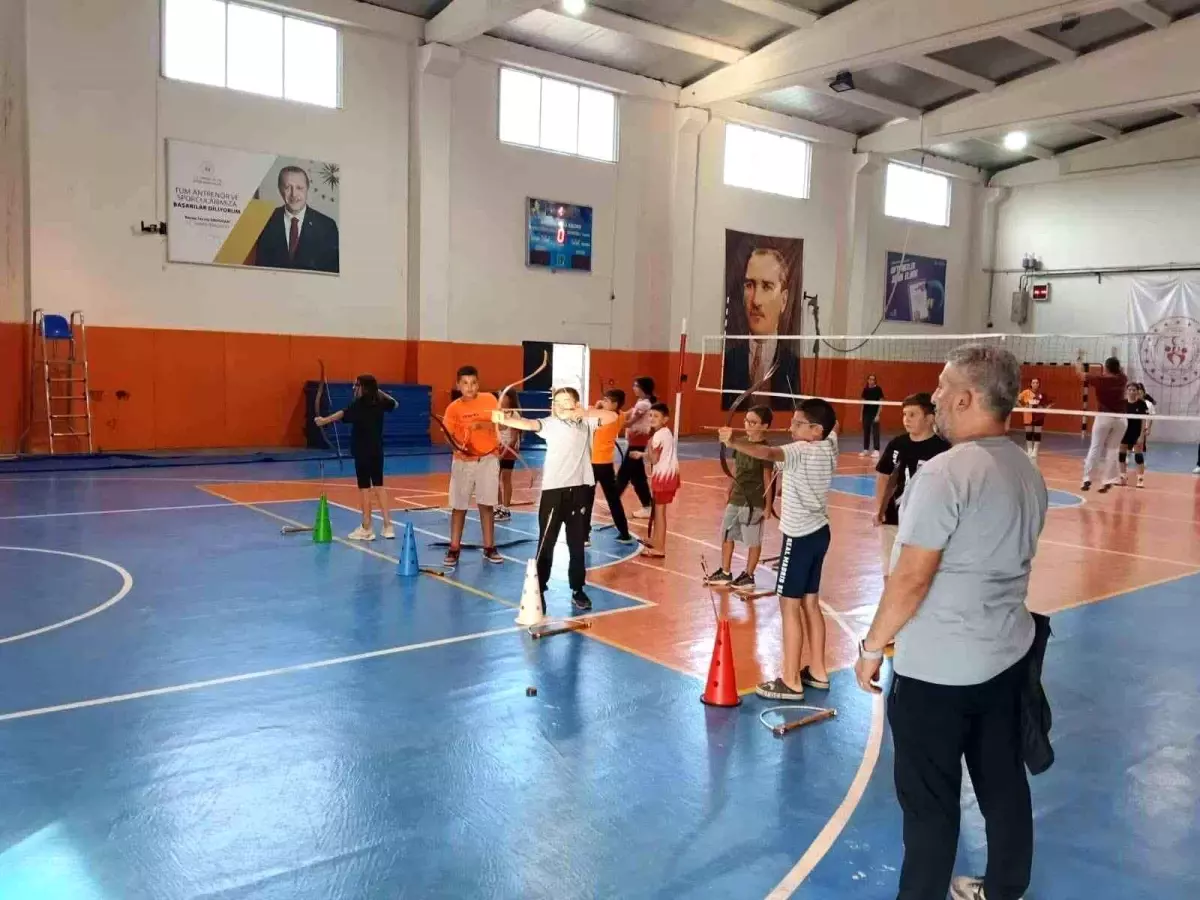 Sarıgöl'de Gençler Okçuluk Kursuna Yoğun İlgi Gösterdi