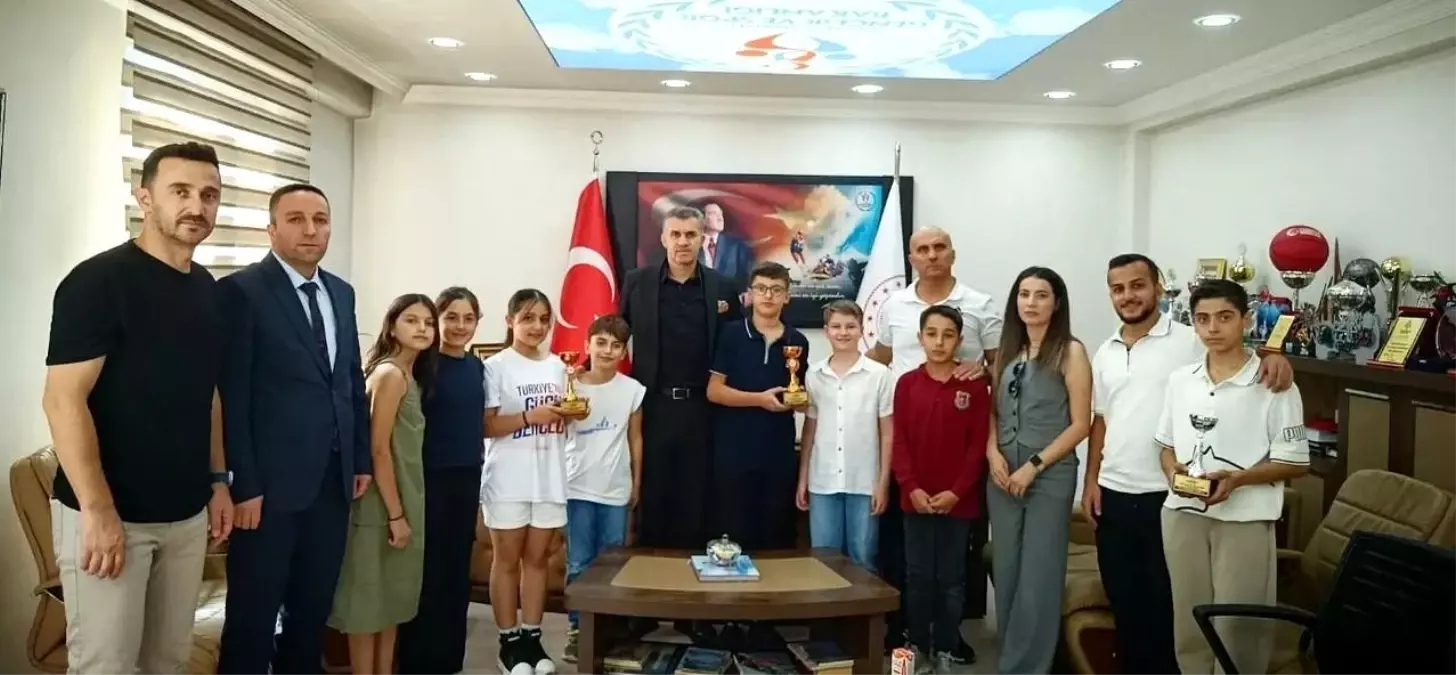 Hakkarili Sporcular Batman'da Büyük Başarı Elde Etti