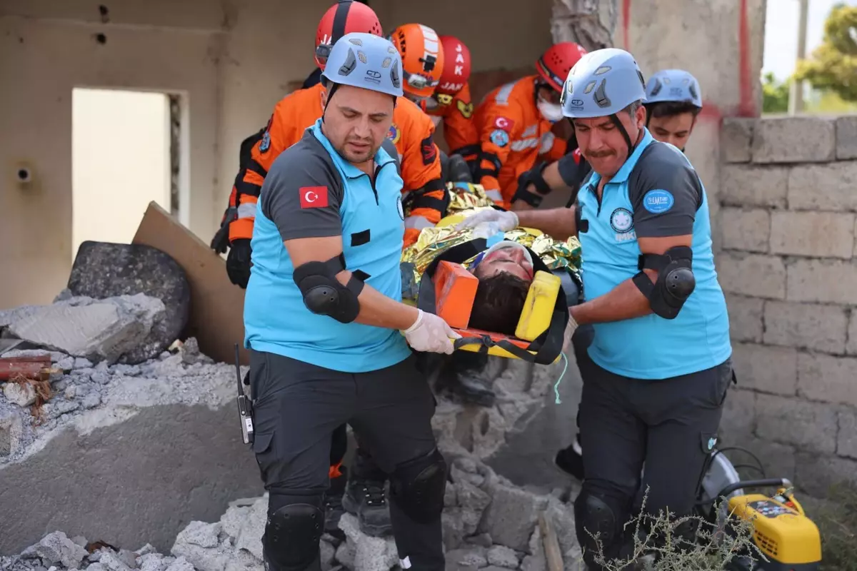 Iğdır'da 6 Büyüklüğünde Deprem Tatbikatı Gerçekleştirildi