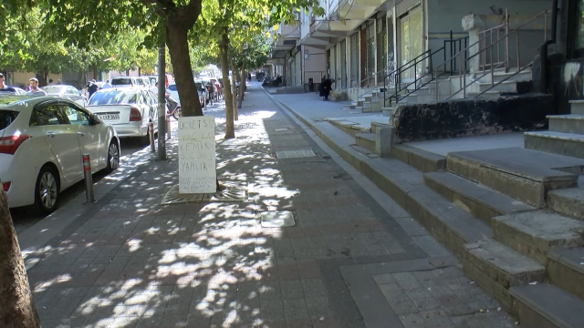 He was repeatedly stabbed in front of his child while trying to prevent violence against women