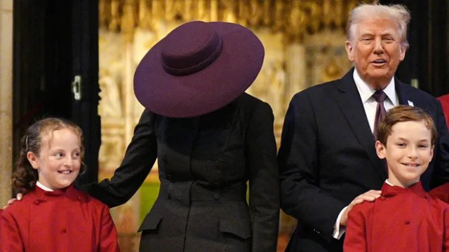 kraliyet torenine melania trump in mor sapkasi 19060553 4412 m