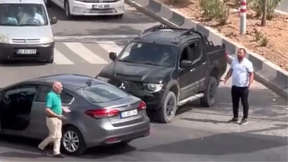 Siirt'te Trafik Kazası: Maddi Hasar, Yaralı Yok