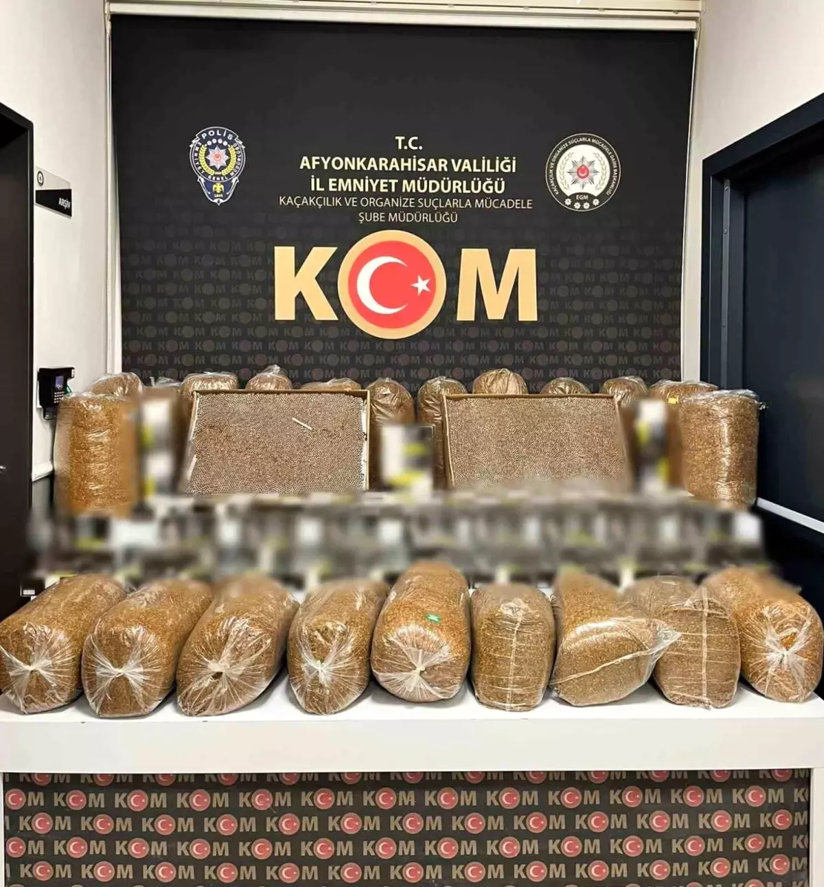 Afyonkarahisar'da Kamyonette 60 Bin Makaron Ele Geçirildi
