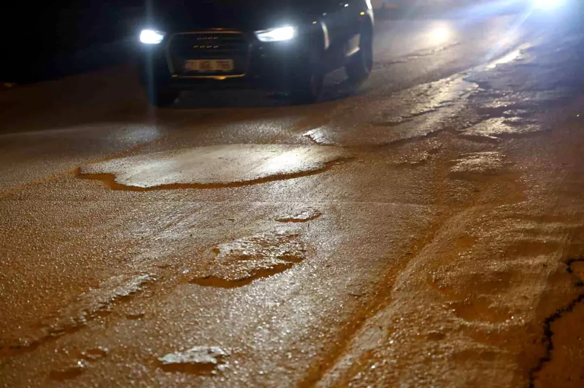 Hatay'da Trafikte Betonu Dökülen Mikser Sürücüsüne 2 Bin 71 TL Ceza