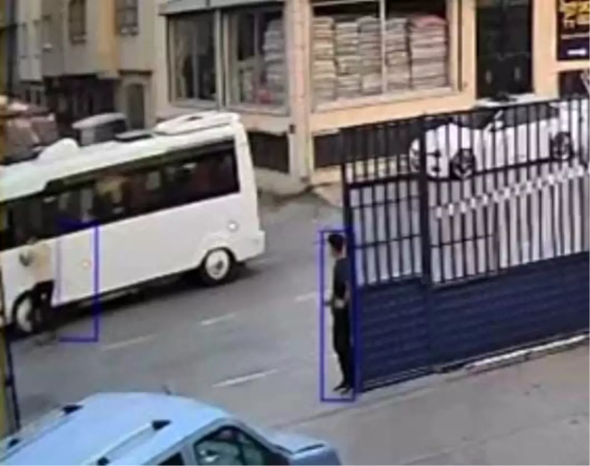Bursa'da Kahraman Esnafın Minibüs Kurtarma Anları
