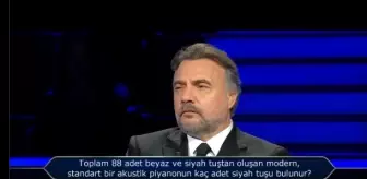 Toplam 88 adet beyaz ve siyah tuştan oluşan modern, standart bir akustik piyanonun kaç adet siyah tuşu bulunur?