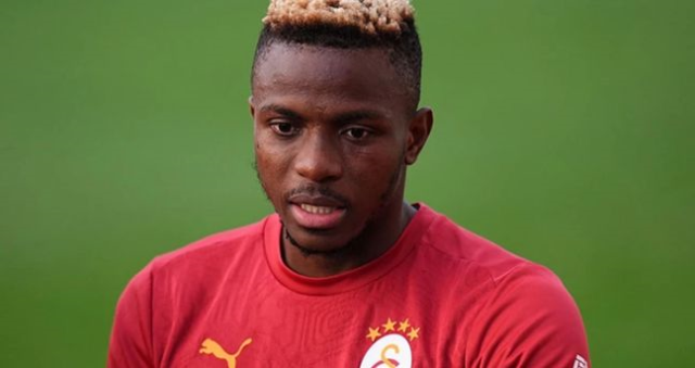 Victor Osimhen sahalara ne zaman dönecek, sağlık durumu belli oldu mu?