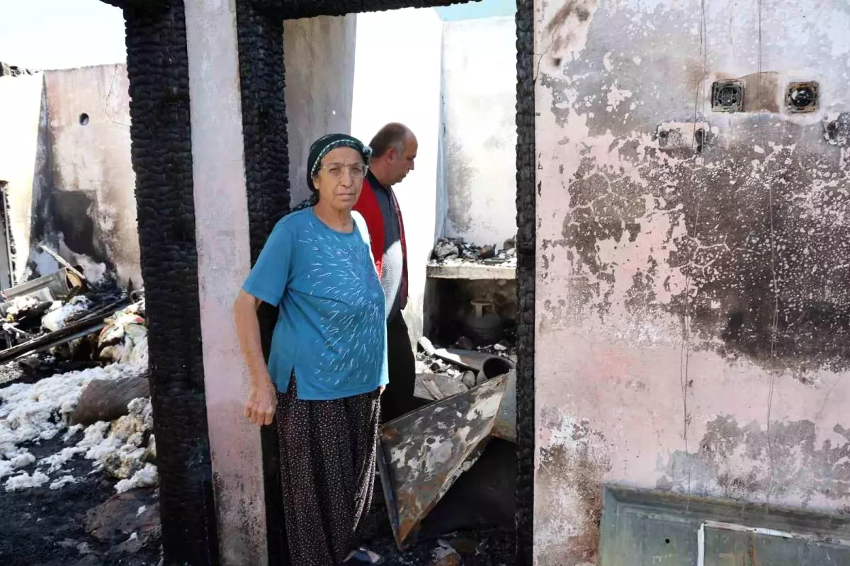 Adana'da Yangın: 37 Yıllık Birikim Küllere Karıştı