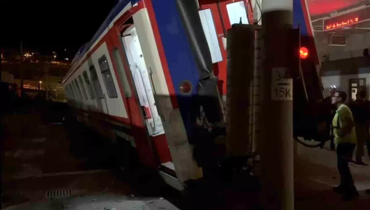Bandırma'da Yolcu Treni Kaza Yaptı, Yaralanan Yok