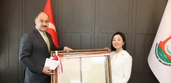 Başkan Gülpınar, Japon Prensesine Osmanlı-Japon Dostluğunu Simgeleyen Mektubu Hediye Etti