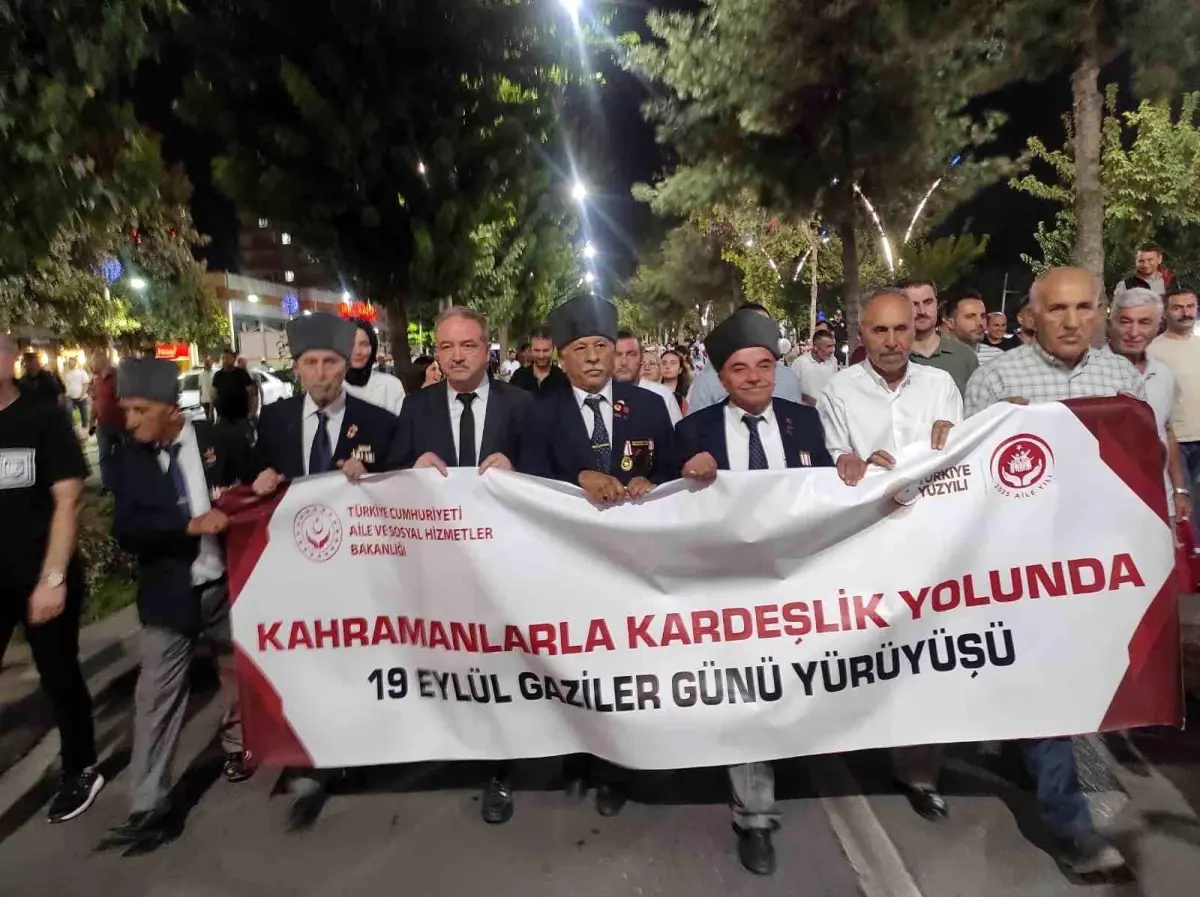 Batman'da 19 Eylül Gaziler Günü Kortej Yürüyüşü Düzenlendi