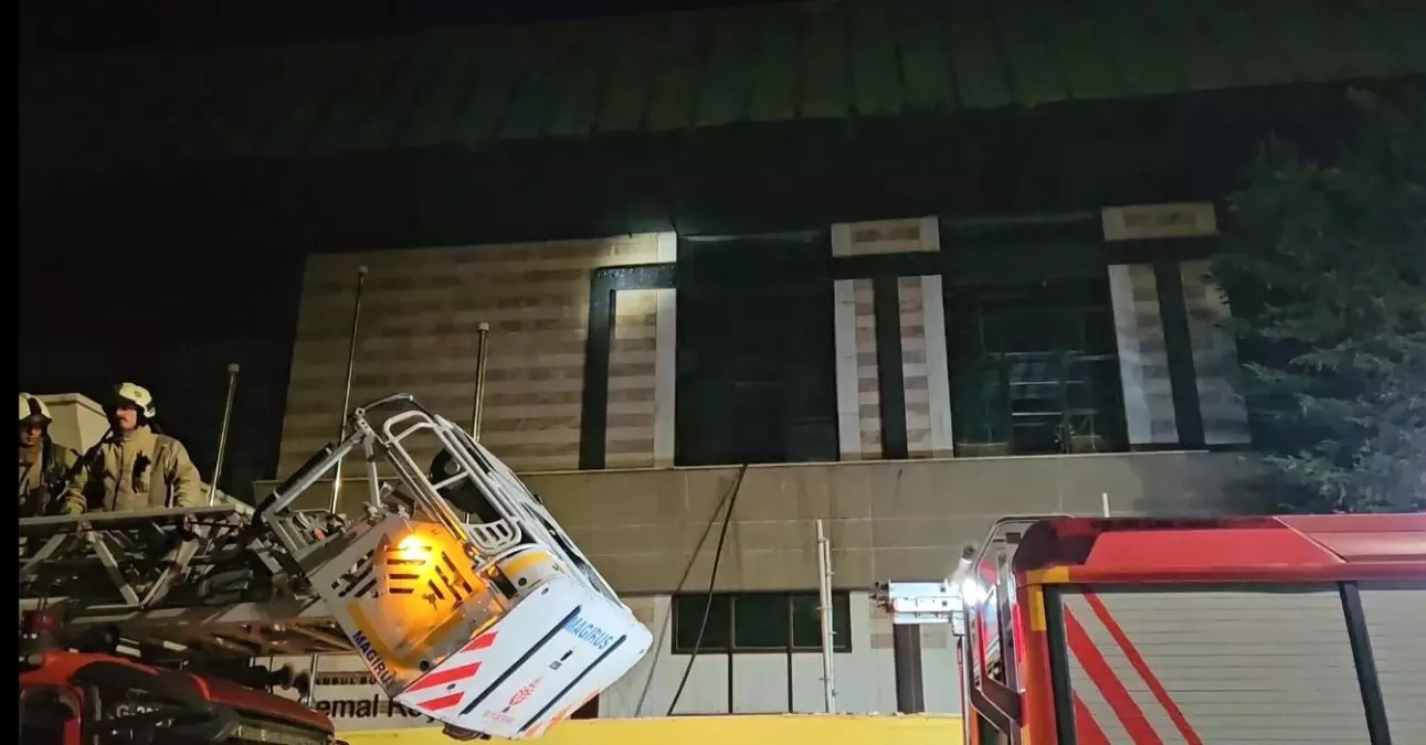 Cemal Reşit Rey Konser Salonu'nda Yangın Paniği