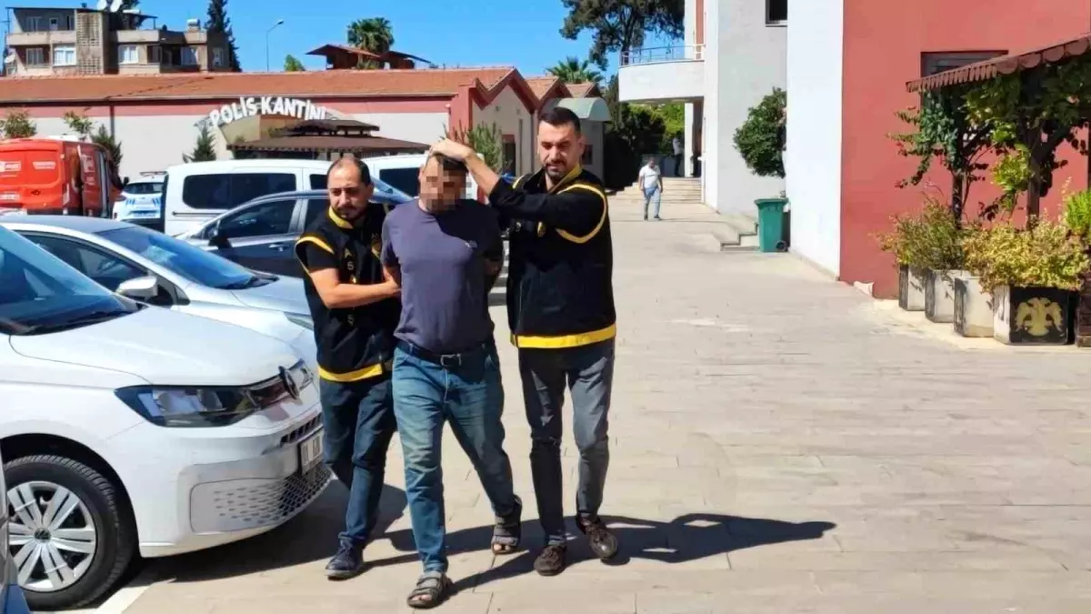 Adana'da Araç Parkı Tartışması Kanlı Bitti: Baba Öldürüldü, Kızı Yaralandı