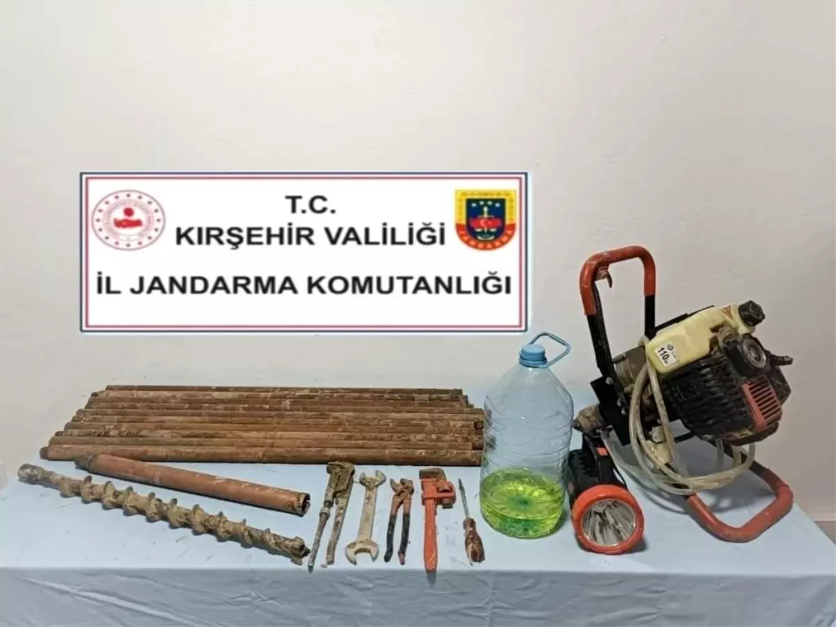 Kırşehir'de İzinsiz Kazı Yapan İki Şahıs Suçüstü Yakalandı