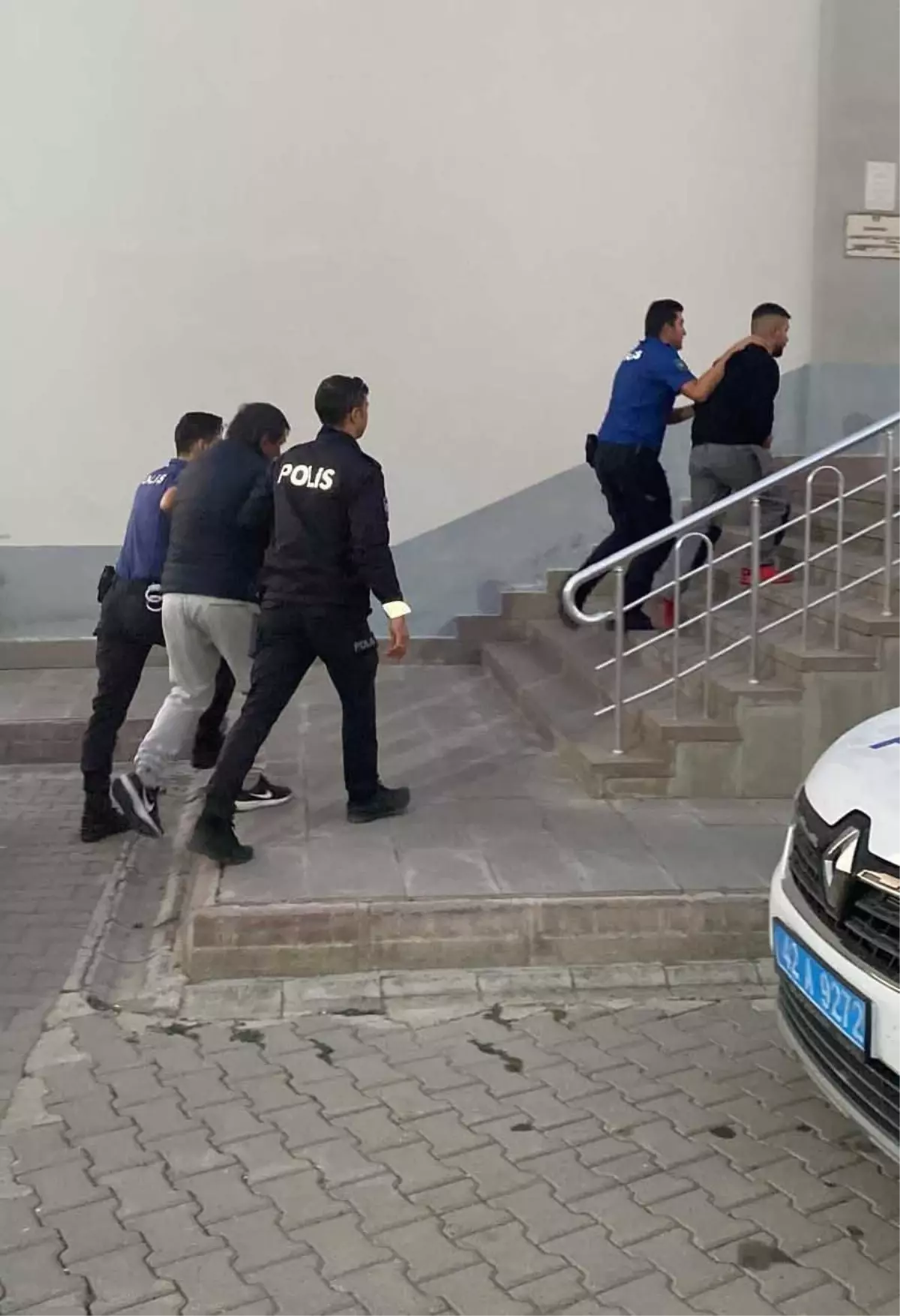 Uyuşturucu Operasyonu: İki Şüpheli Tutuklandı