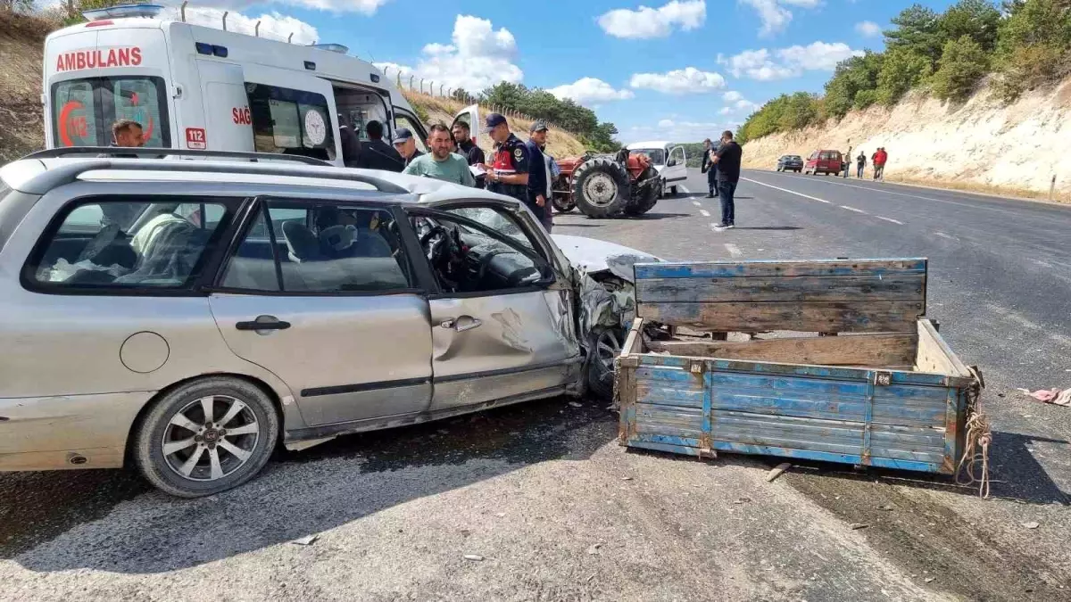 Kütahya'da Trafik Kazası: 2 Yaralı