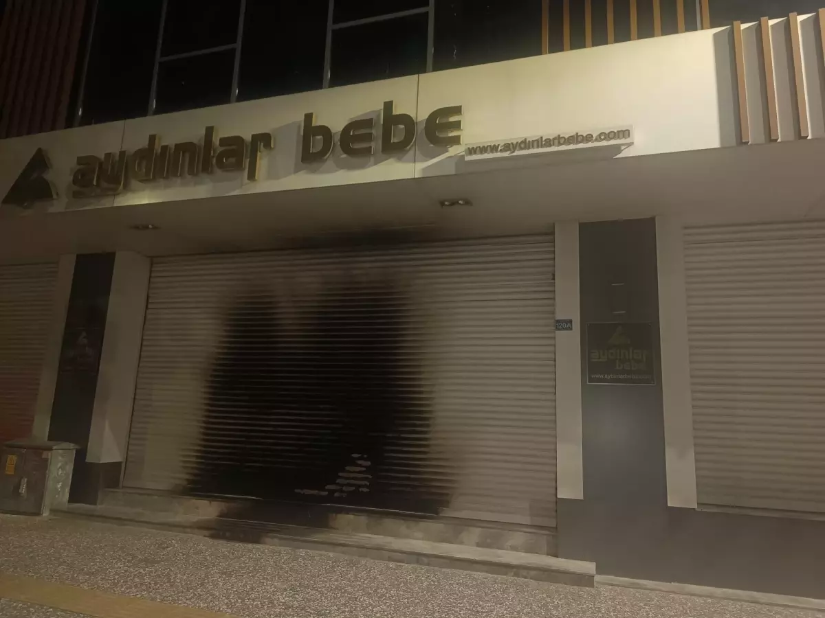 Bursa'da Giyim Mağazasına Kundaklama Girişimi