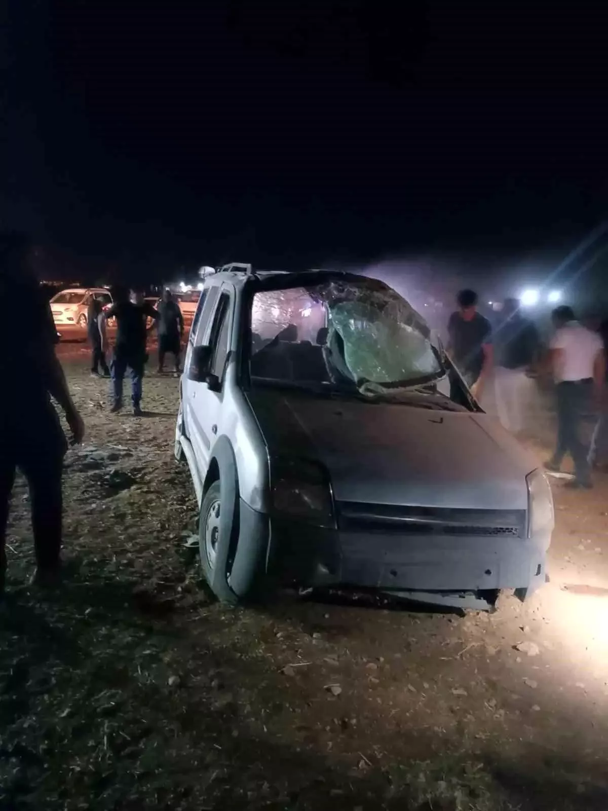 Mardin'de Hafif Ticari Araç Devrildi: 2 Yaralı