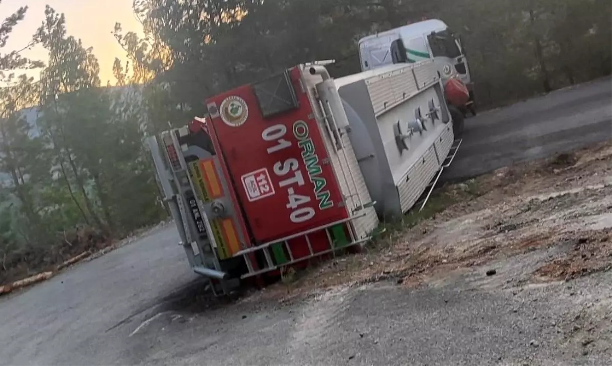 Adana'da Orman Yangını Kontrol Altına Alındı, Su Tankeri Devrildi