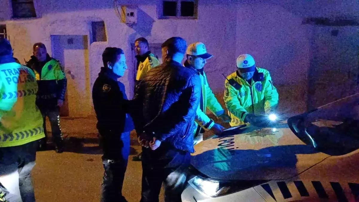 Çorum'da Plakasız Araçla Kaçış Sonrası Yakalanma