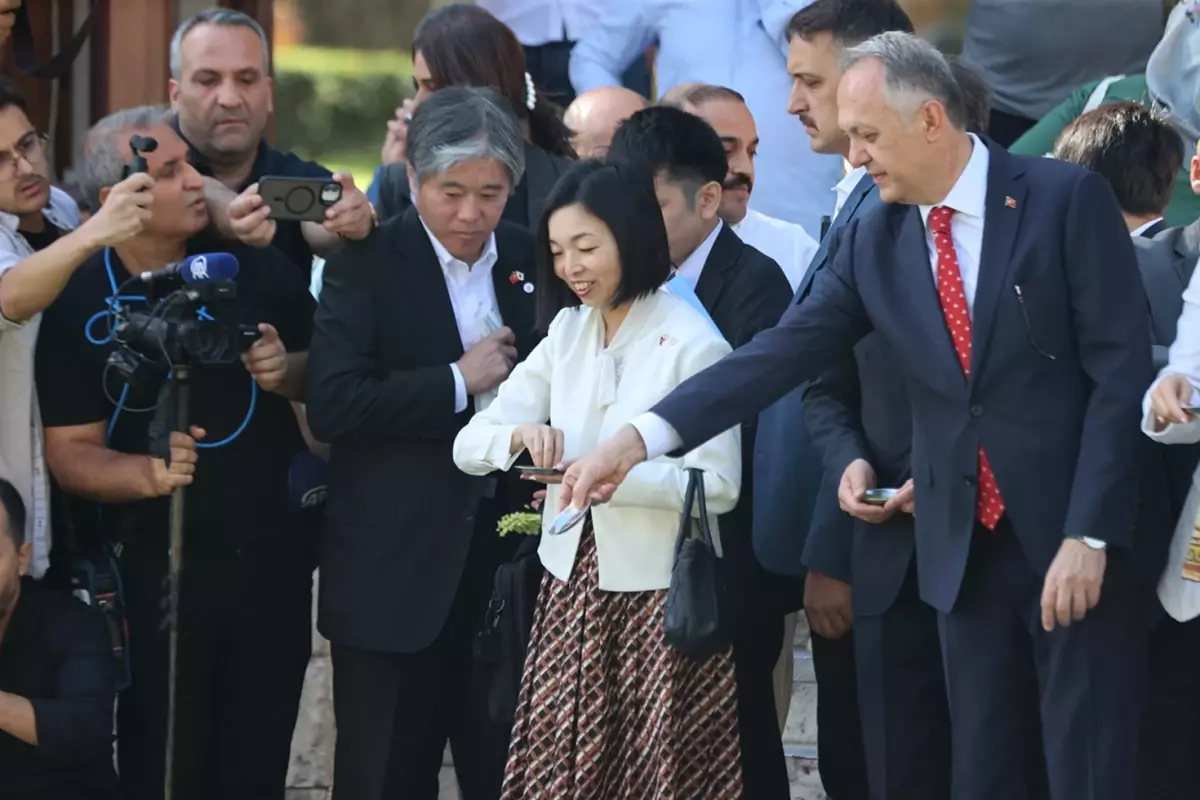Şanlıurfa'yı ziyaret eden Japon Prensesi Mikasa'nın ilk durağı Balıklıgöl oldu