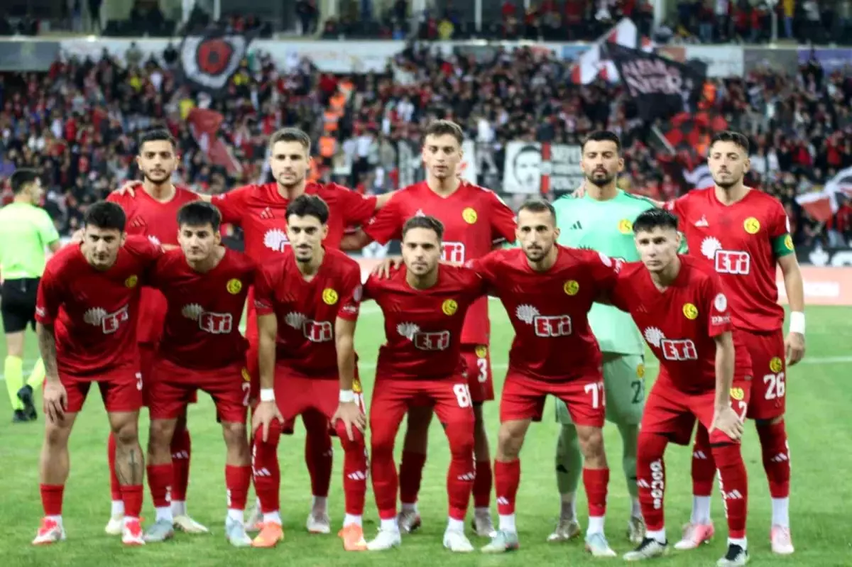 Eskişehirspor, Muğlaspor'a 3-0 Mağlup Oldu