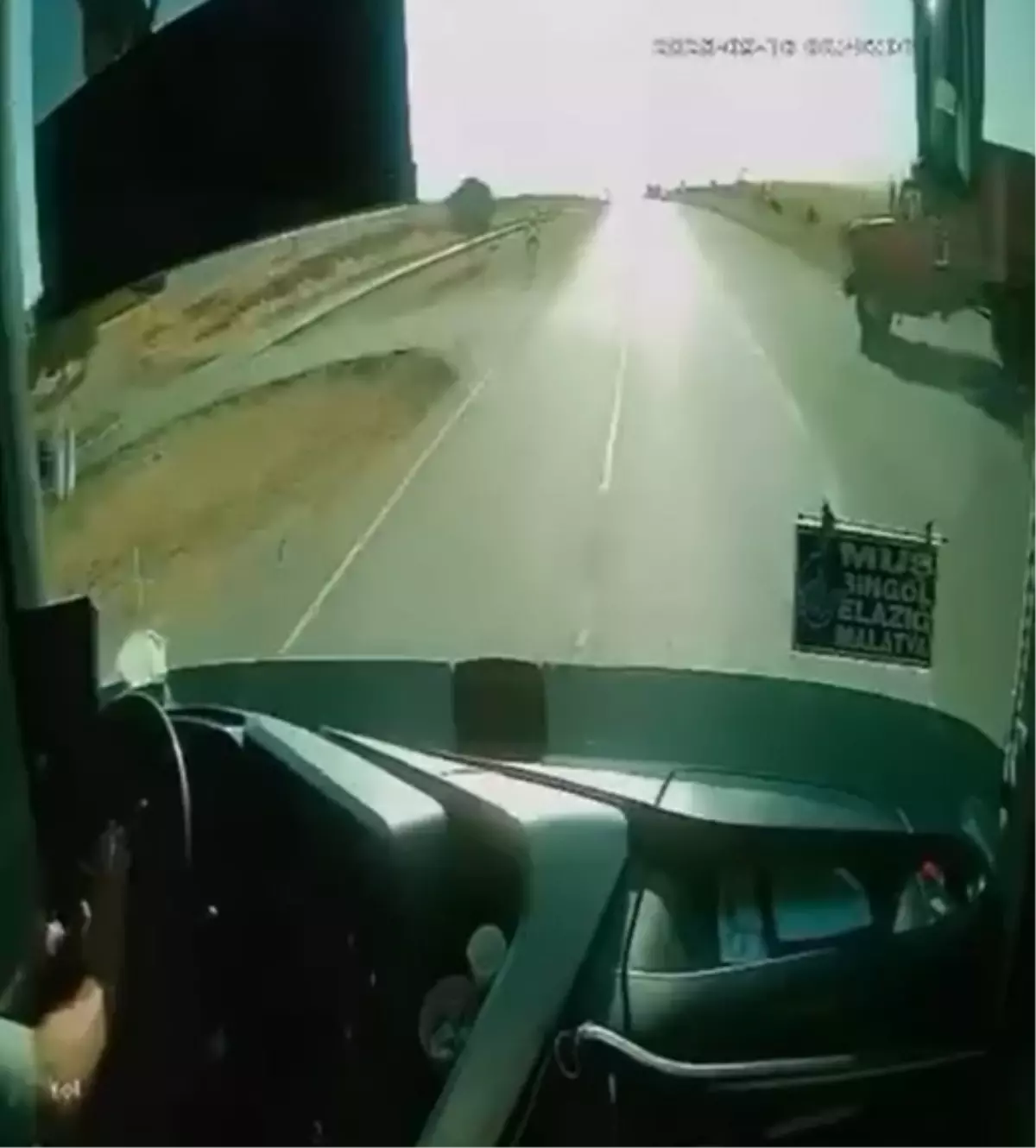 Kırşehir'de Otobüs-Kamyonet Kazası: 10 Yaralı