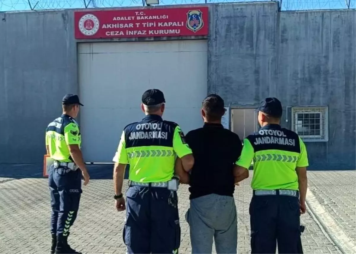 27 Yıl Kesinleşmiş Hapis Cezası Olan Firari Manisa'da Yakalandı