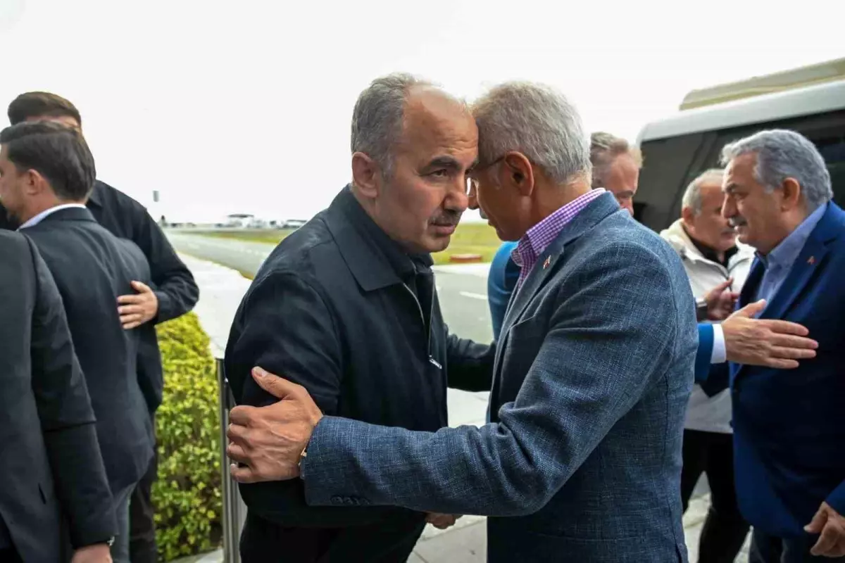 Bakan Uraloğlu: Rize'de Yaraları Sarmak İçin Gece Gündüz Çalışıyoruz