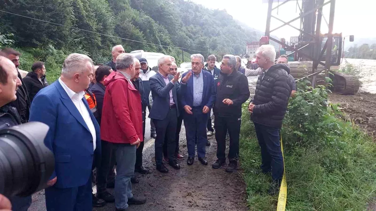 Bakanlar Rize'de Sel ve Heyelan İncelemeleri Yapıyor
